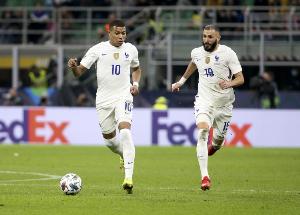 本泽马：皇马签姆巴佩是希望他带队赢关键比赛，他要承担这种压力