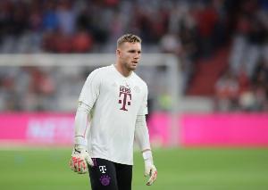 法尔克：拜仁在为门将佩雷茨寻找新租借球队，南安普顿对球员有意